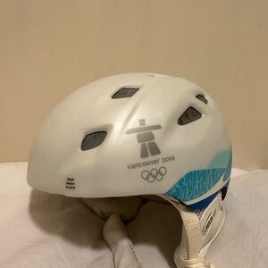 K2 White Vancouver 2010 Snow Sports Helmet